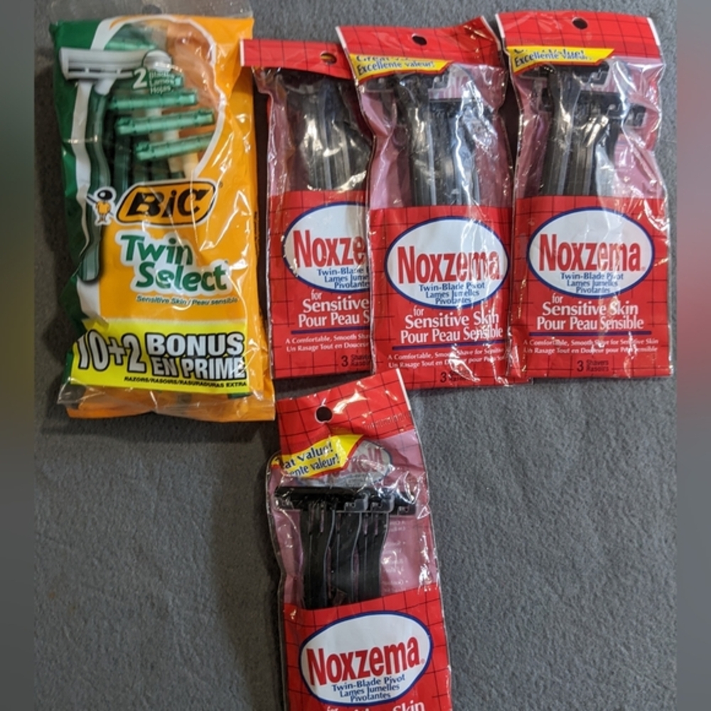 NEW twin blade disposable razors Bic select Noxzema 24 total‎